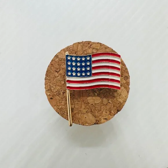 ✨USA American Flag Pin Classic Enamel Brooches National Flag Patriotic Pin - Picture 2 of 5